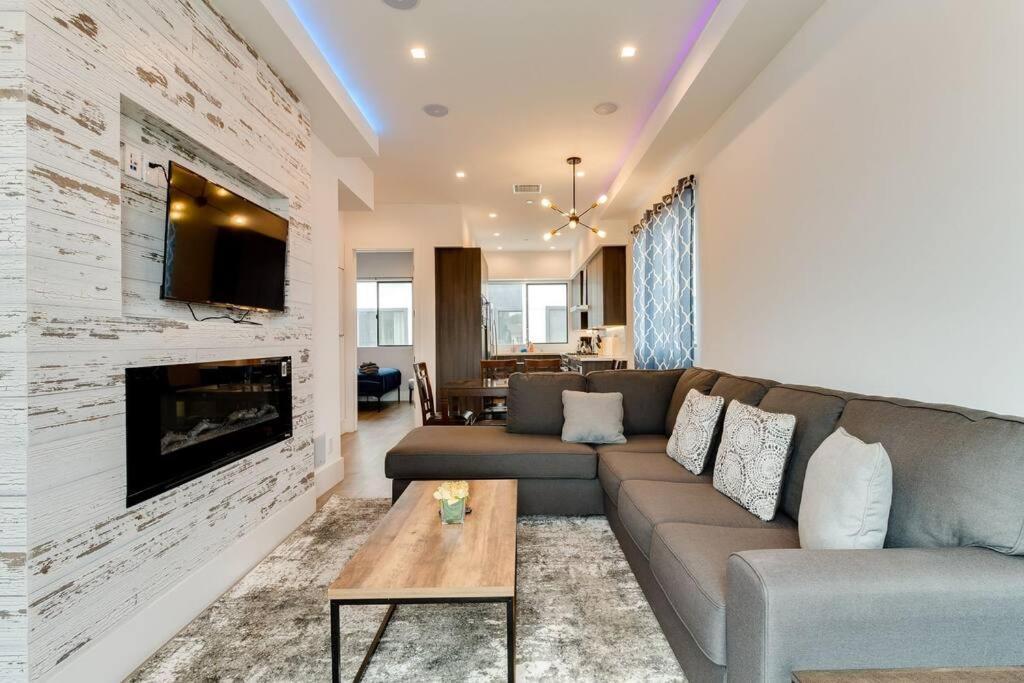 3 Luxury Modern Homes 12 Bedrooms & Rooftop Decks * Los Angeles