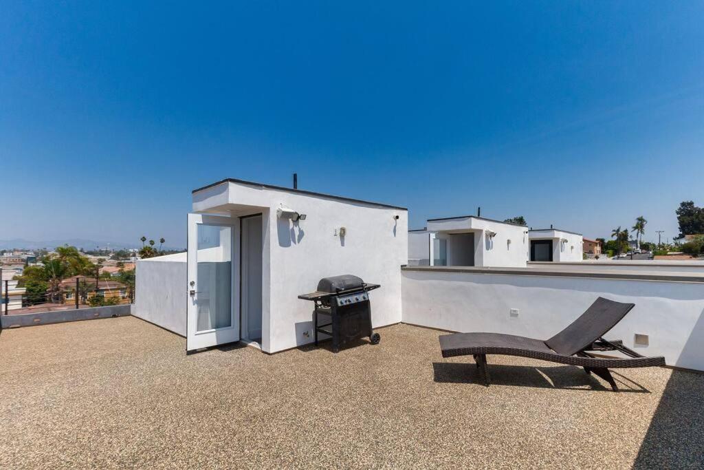Villa 3 Luxury Modern Homes 12 Bedrooms & Rooftop Decks